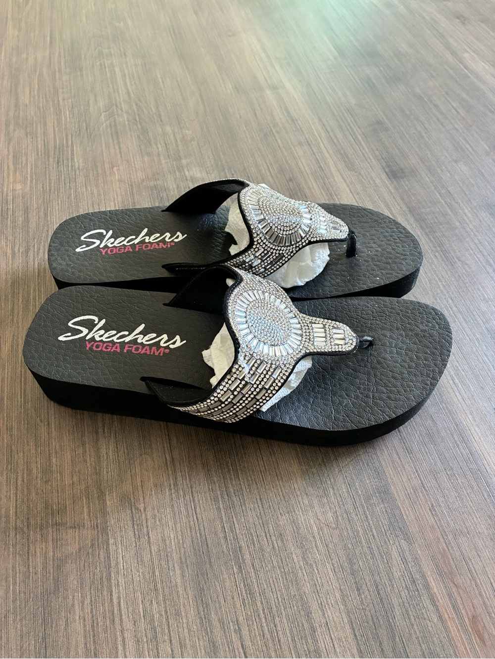 Skechers Black Thong Sandals with Silver Beaded Accent - Picture 2 of 5